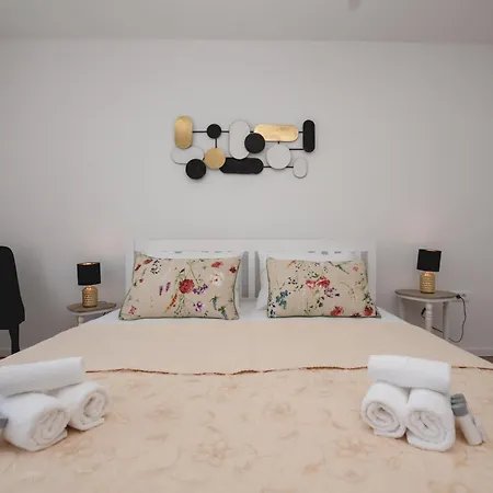 Mary * سبليت